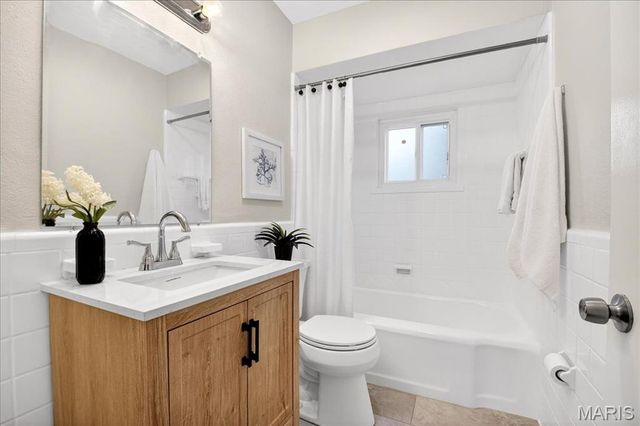 10471 Canter Way, Overland, MO 63114