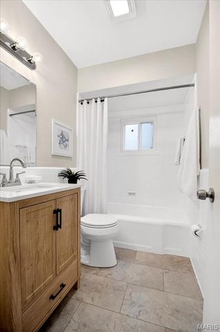 10471 Canter Way, Overland, MO 63114