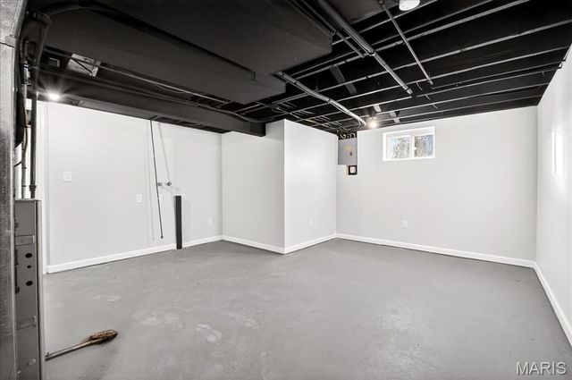 10471 Canter Way, Overland, MO 63114