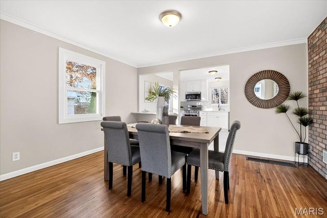 10471 Canter Way, Overland, MO 63114