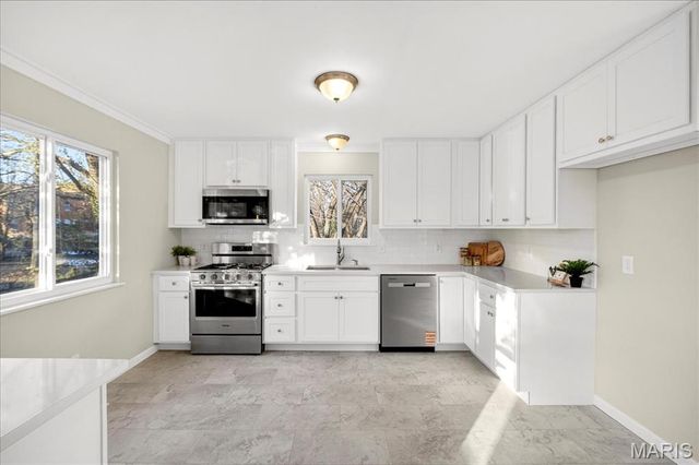 10471 Canter Way, Overland, MO 63114