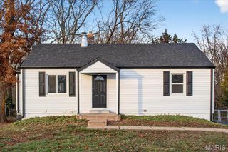 10471 Canter Way, Overland, MO 63114
