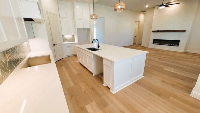 6841 Southrock Drive, Midlothian, TX 76065