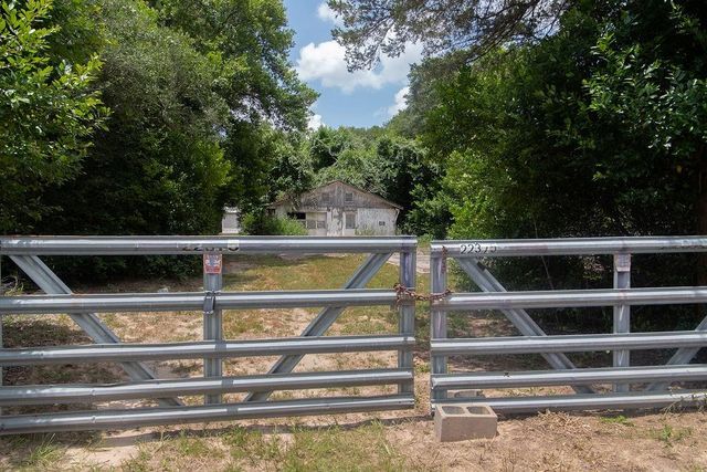 22375 Highway 105, Cleveland, TX 77328