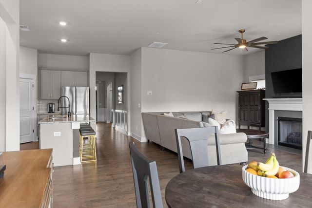 10784 Prairie Lake Drive, Apison, TN 37302