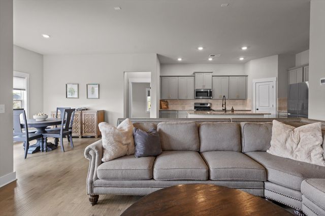 10784 Prairie Lake Drive, Apison, TN 37302