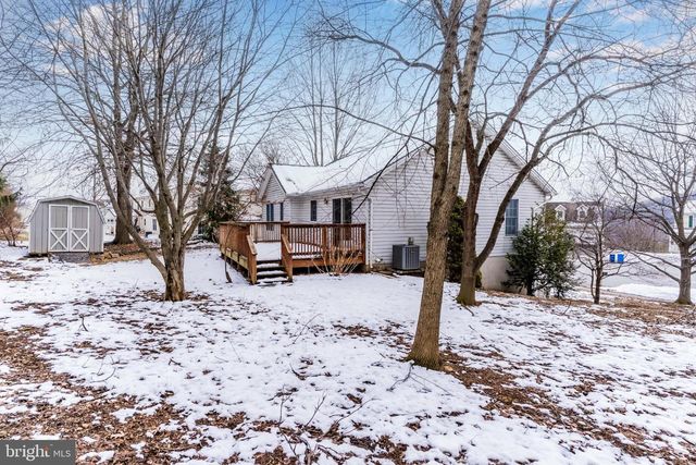 404 VALLEY VIEW CIR, New Cumberland, PA 17070