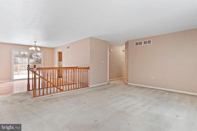 404 VALLEY VIEW CIR, New Cumberland, PA 17070