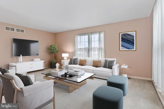 404 VALLEY VIEW CIR, New Cumberland, PA 17070