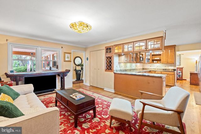 8601 WAGON WHEEL RD, Alexandria, VA 22309