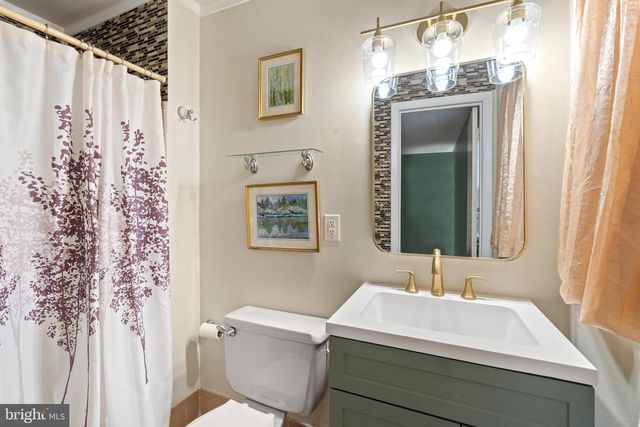 8601 WAGON WHEEL RD, Alexandria, VA 22309