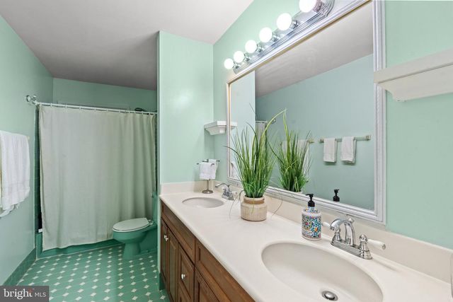 8601 WAGON WHEEL RD, Alexandria, VA 22309