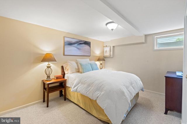 8601 WAGON WHEEL RD, Alexandria, VA 22309