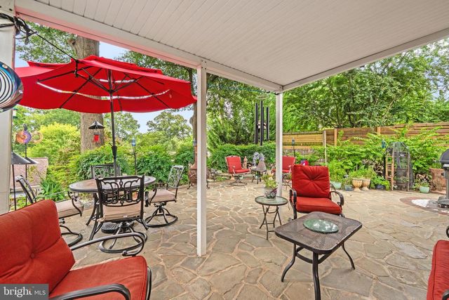 8601 WAGON WHEEL RD, Alexandria, VA 22309