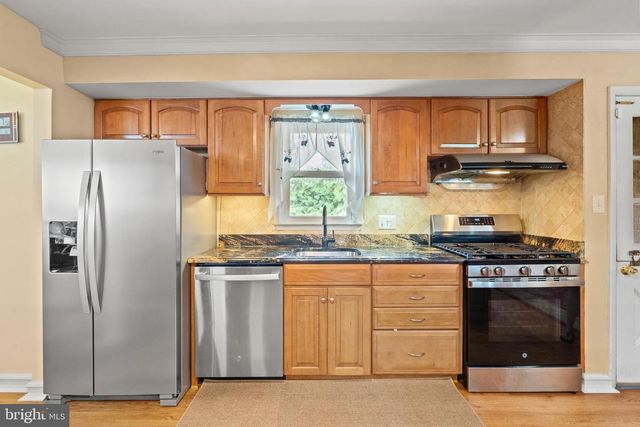 8601 WAGON WHEEL RD, Alexandria, VA 22309