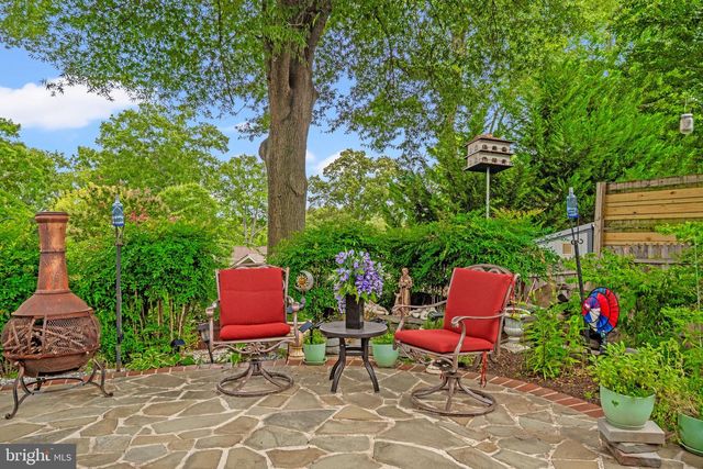 8601 WAGON WHEEL RD, Alexandria, VA 22309