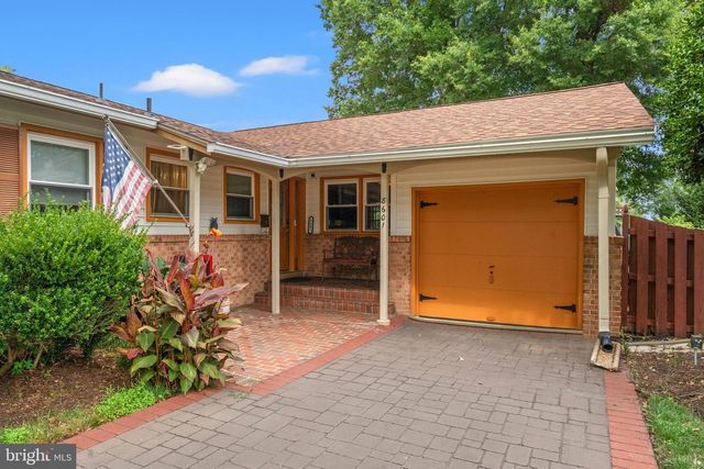 8601 WAGON WHEEL RD, Alexandria, VA 22309