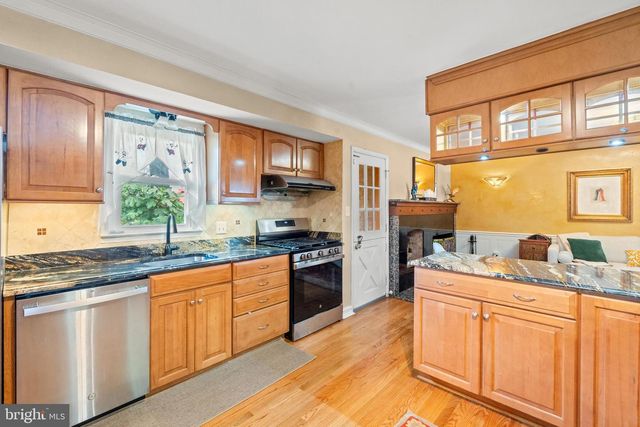 8601 WAGON WHEEL RD, Alexandria, VA 22309
