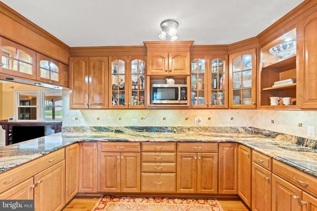 8601 WAGON WHEEL RD, Alexandria, VA 22309