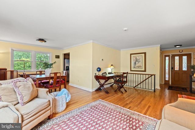 8601 WAGON WHEEL RD, Alexandria, VA 22309