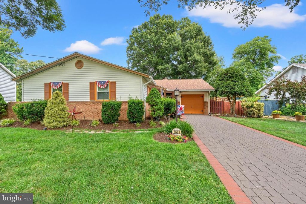 8601 WAGON WHEEL RD, Alexandria, VA 22309