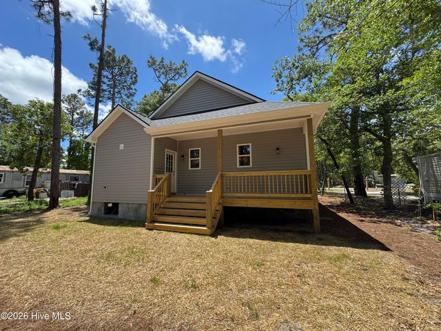 142 Redwood Road, Southport, NC 28461