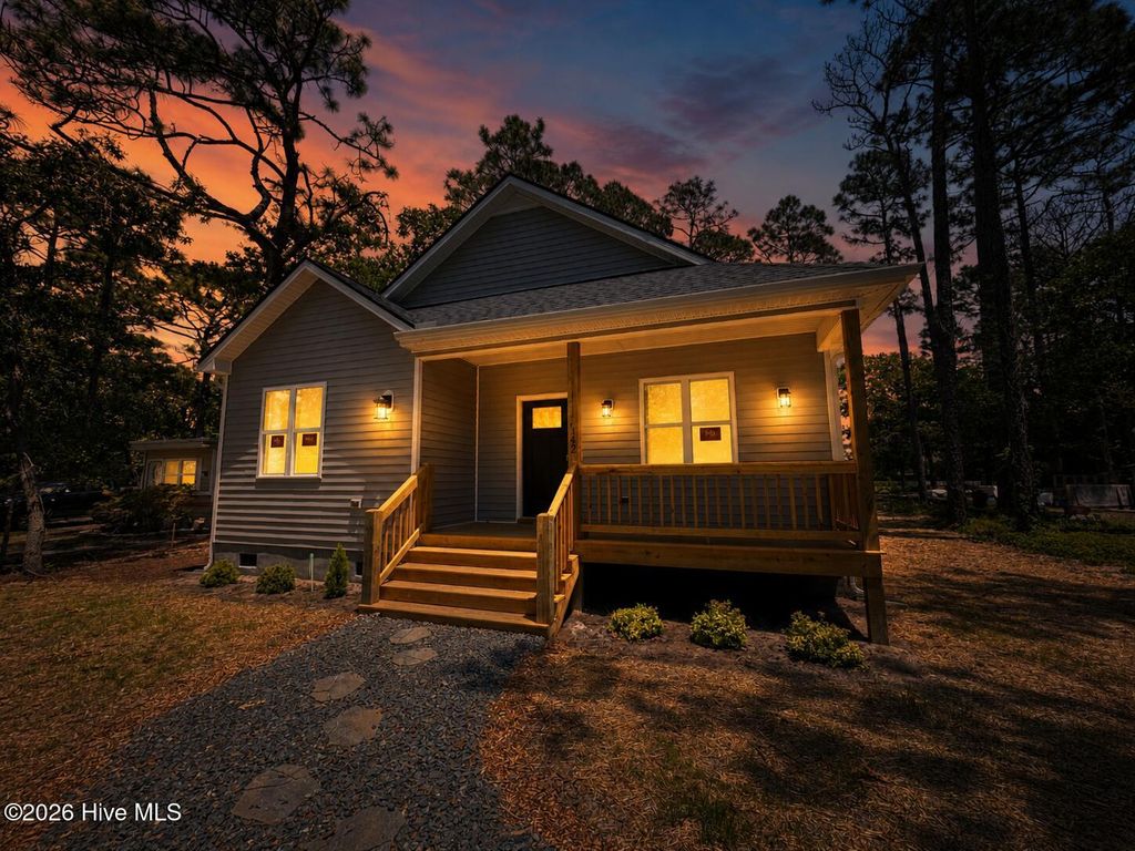 142 Redwood Road, Southport, NC 28461