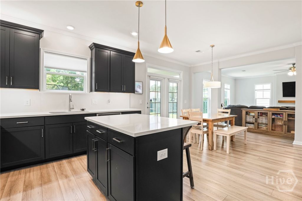 Image 12 of property listing at 216 Wexford Dr, Richmond Hill, GA 31324
