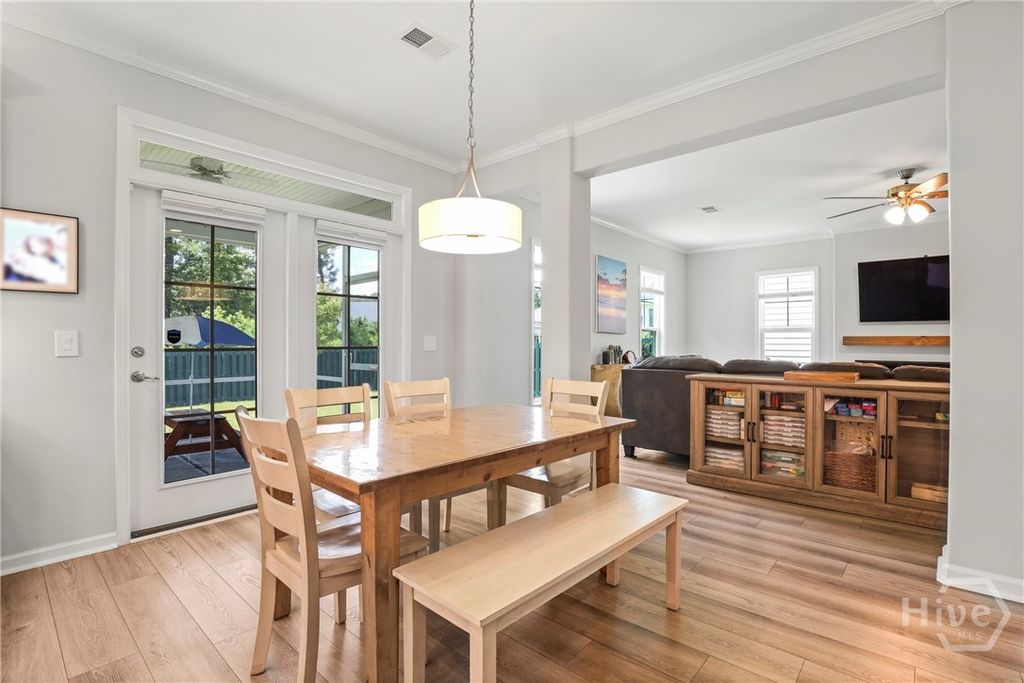 Image 16 of property listing at 216 Wexford Dr, Richmond Hill, GA 31324