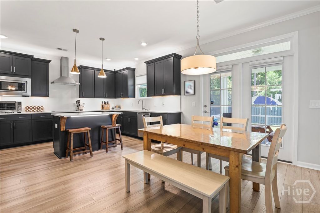 Image 17 of property listing at 216 Wexford Dr, Richmond Hill, GA 31324