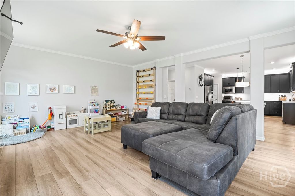 Image 19 of property listing at 216 Wexford Dr, Richmond Hill, GA 31324