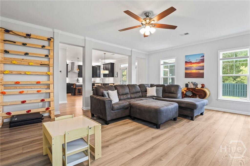 Image 20 of property listing at 216 Wexford Dr, Richmond Hill, GA 31324