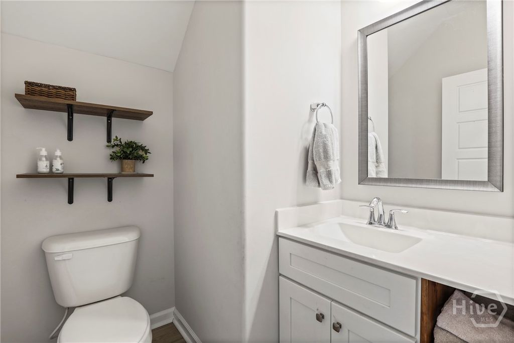 Image 22 of property listing at 216 Wexford Dr, Richmond Hill, GA 31324