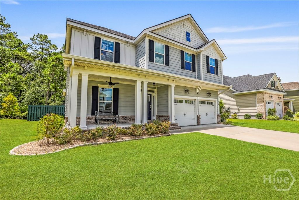 Image 4 of property listing at 216 Wexford Dr, Richmond Hill, GA 31324