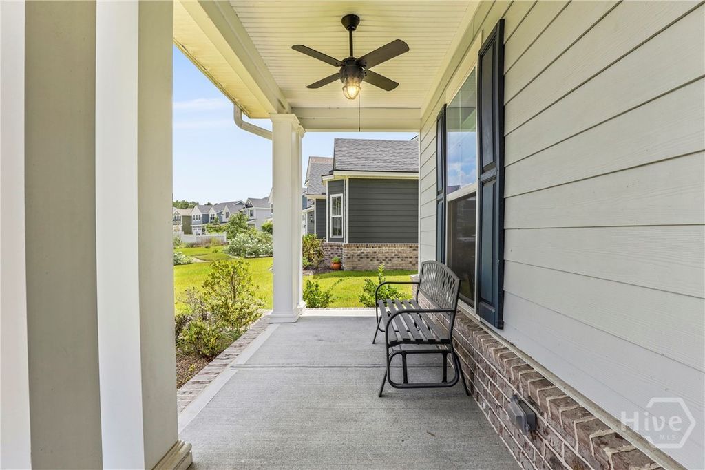 Image 5 of property listing at 216 Wexford Dr, Richmond Hill, GA 31324