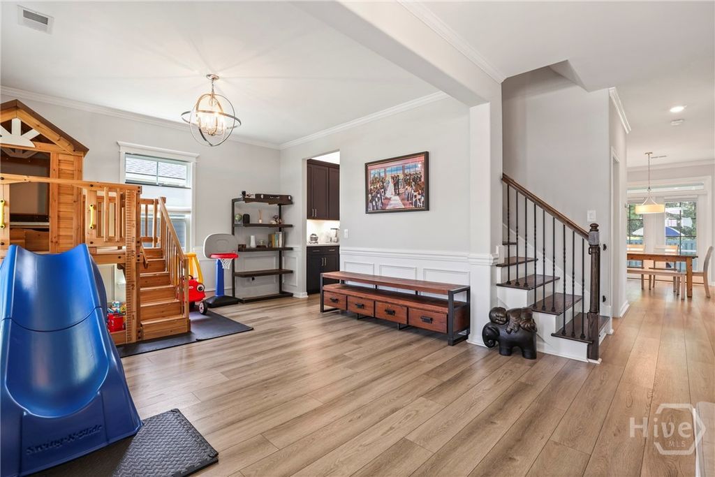 Image 7 of property listing at 216 Wexford Dr, Richmond Hill, GA 31324