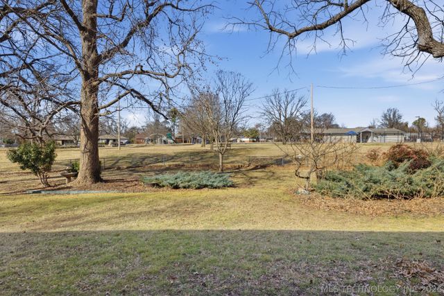 4209 E 40th Place, Tulsa, OK 74135