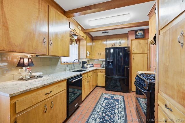 4209 E 40th Place, Tulsa, OK 74135