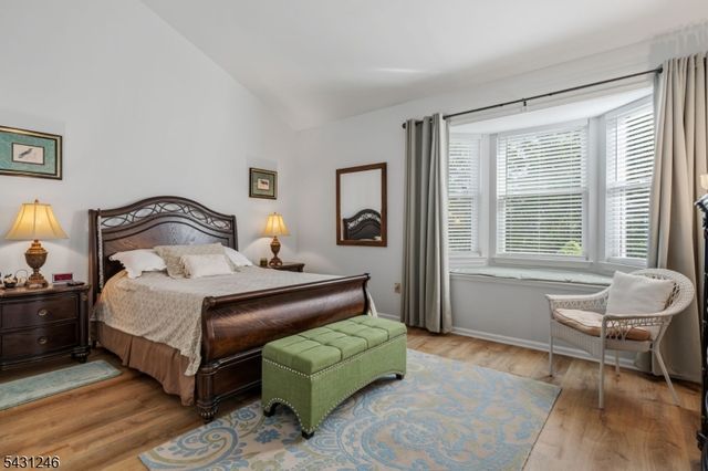 11 Strawberry Hill Rd, Branchburg Twp., NJ 08876