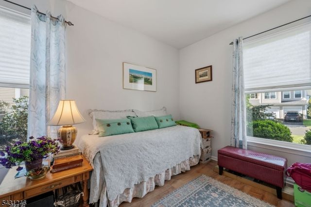 11 Strawberry Hill Rd, Branchburg Twp., NJ 08876