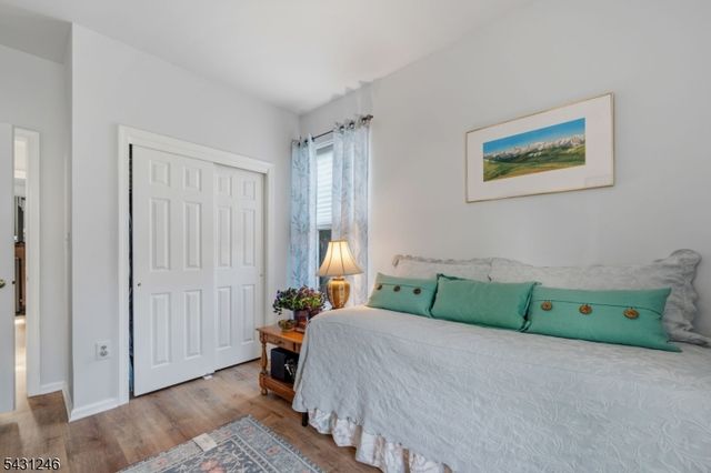 11 Strawberry Hill Rd, Branchburg Twp., NJ 08876