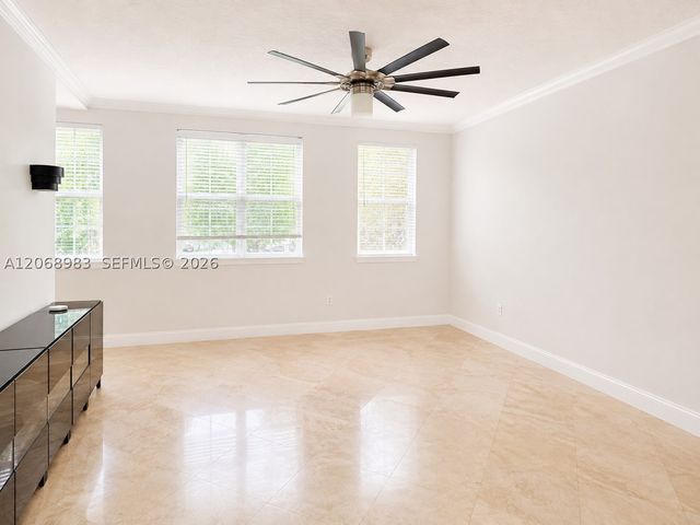 2069 S Ocean Dr TH18, Hallandale Beach, FL 33009