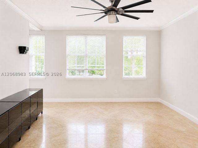 2069 S Ocean Dr TH18, Hallandale Beach, FL 33009