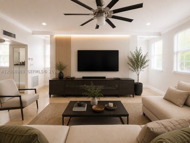 2069 S Ocean Dr TH18, Hallandale Beach, FL 33009