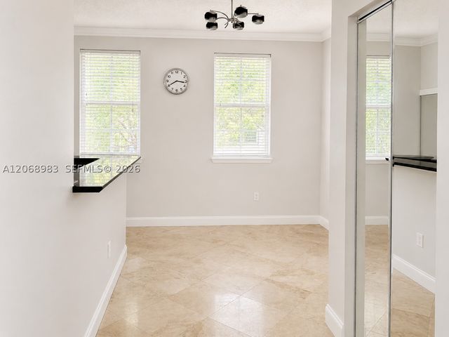 2069 S Ocean Dr TH18, Hallandale Beach, FL 33009