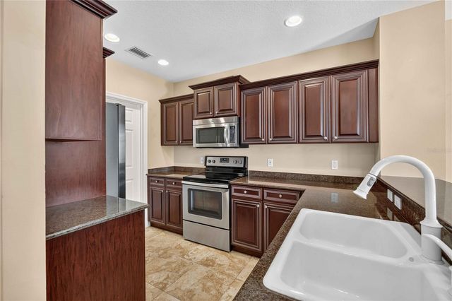 5653 WHITEHEAD STREET, Bradenton, FL 34203