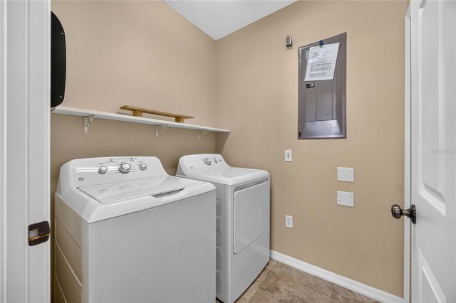 5653 WHITEHEAD STREET, Bradenton, FL 34203