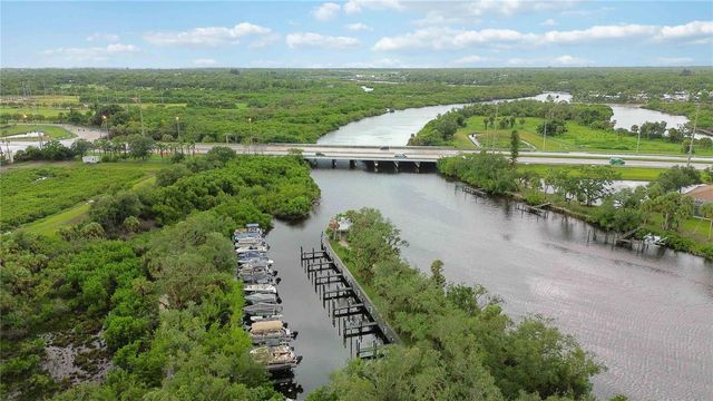 5653 WHITEHEAD STREET, Bradenton, FL 34203
