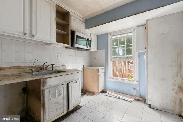 19932 SPUR HILL DR, Montgomery Village, MD 20886