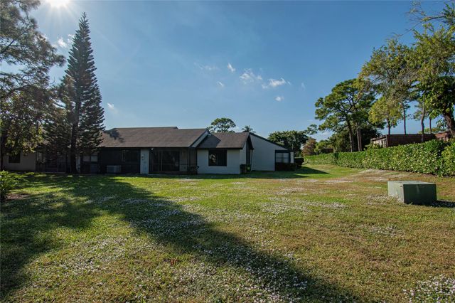 381 Ottawa Ct, Royal Palm Beach, FL 33411